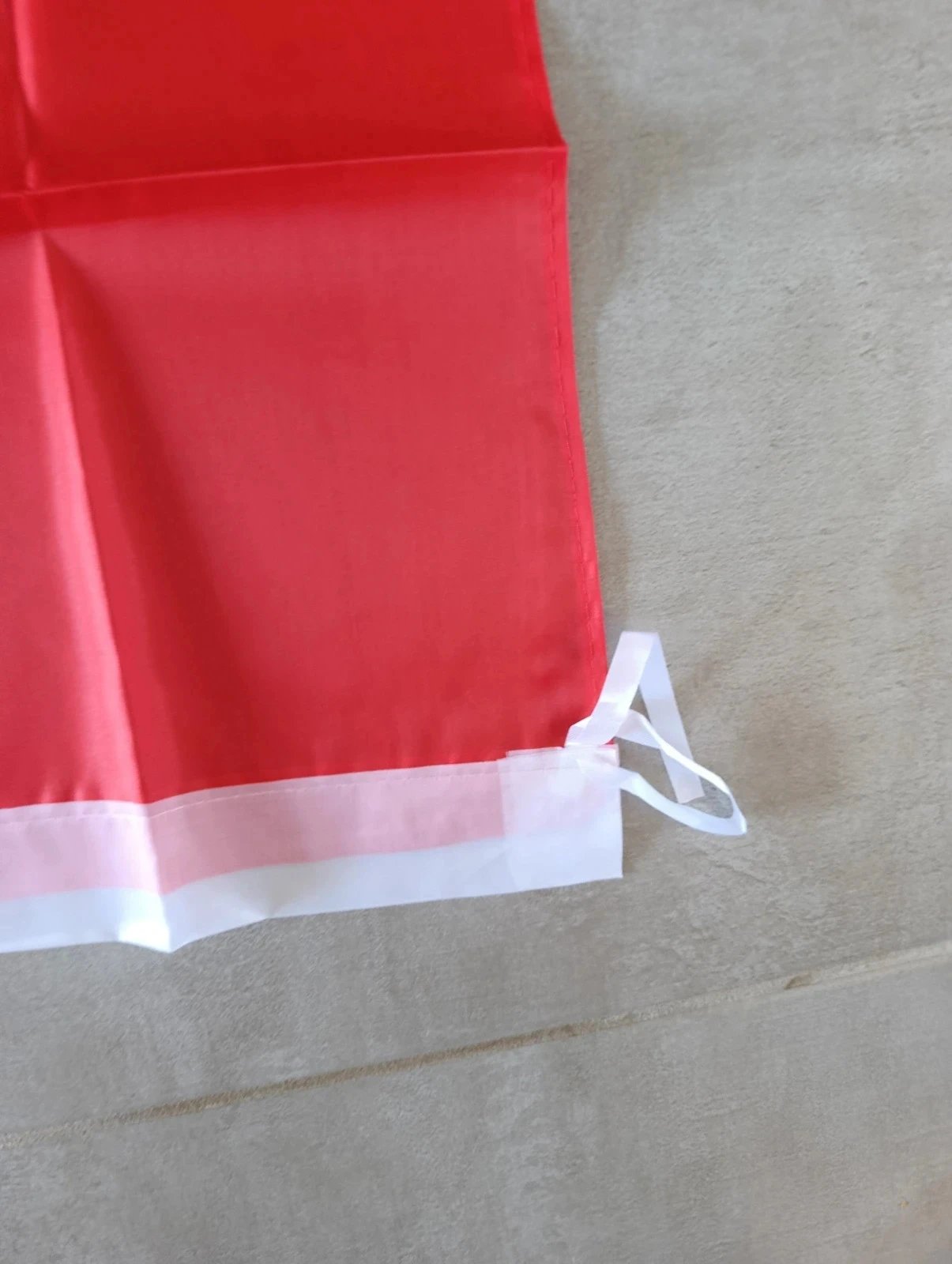 Bandera Suiza 🇨🇭 90 × 60 cm con sujetadores – Muy buen estado – photo 3
